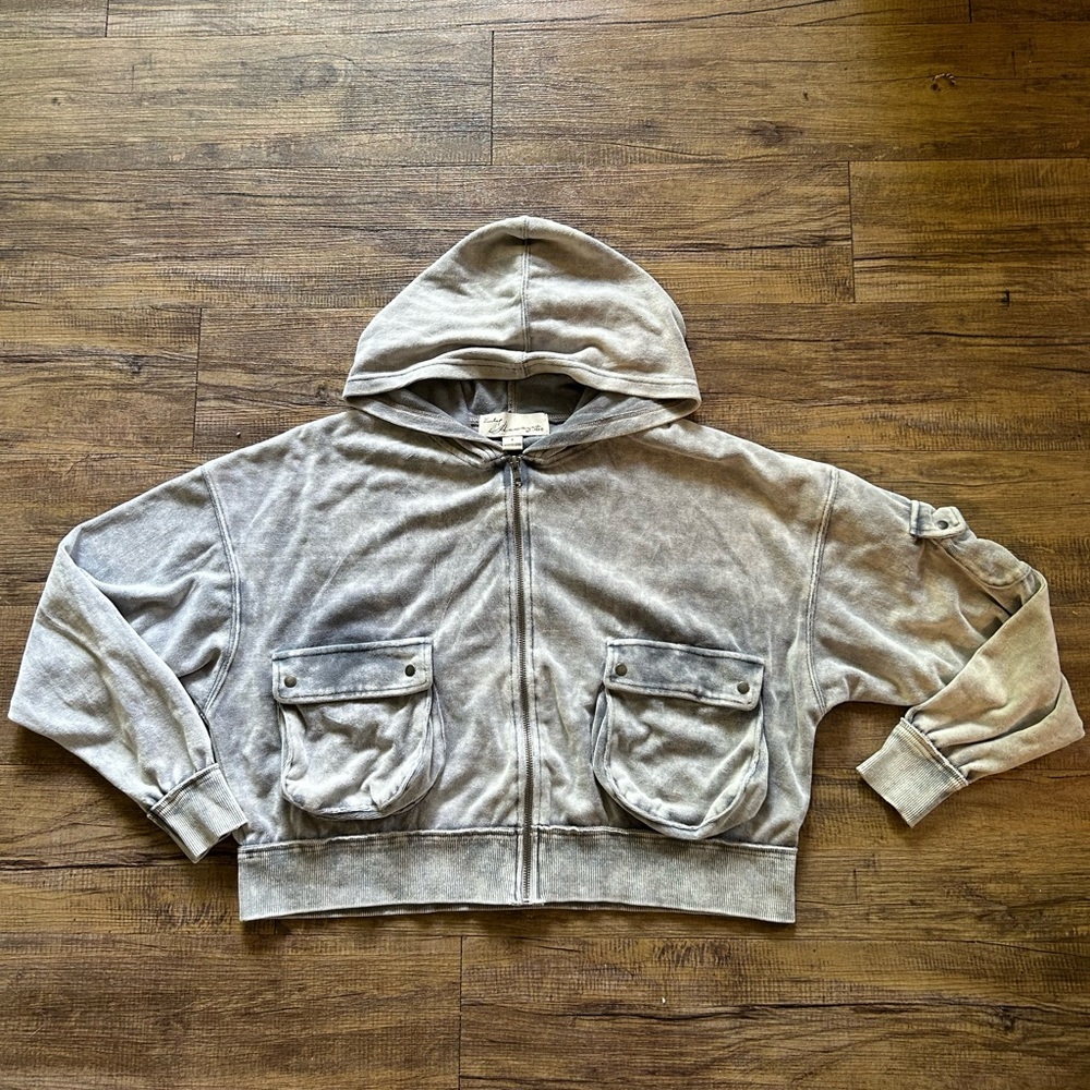 Cute Zip up hoodie☁️🦋